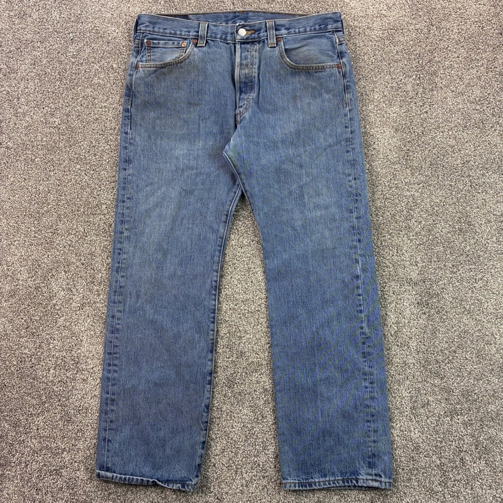Levi's 501 Jeans Mens 34x30 Blue Denim Button Fly Straight Leg Light Wash